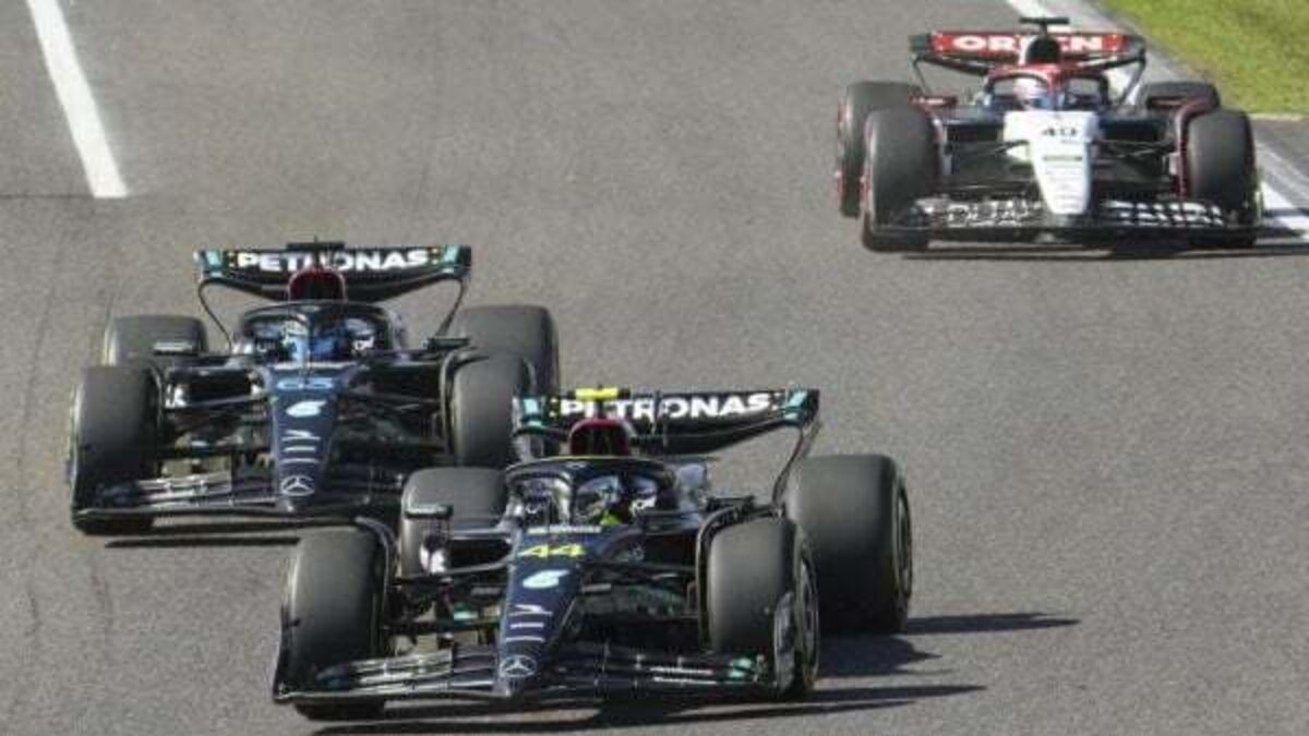 Lewis Hamilton frustrated by Mercedes tactics in Japanese Grand Prix