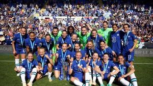 Can United, City or Arsenal dethrone champions Chelsea? – WSL talking points
