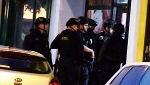 Man arrested in Mayo after barricading himself into supermarket armed with knife Man arrested in Mayo after barricading himself into supermarket armed with knife