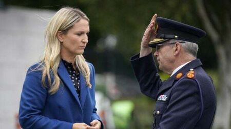 McEntee ‘will not direct’ gardaí on when to work amid roster dispute