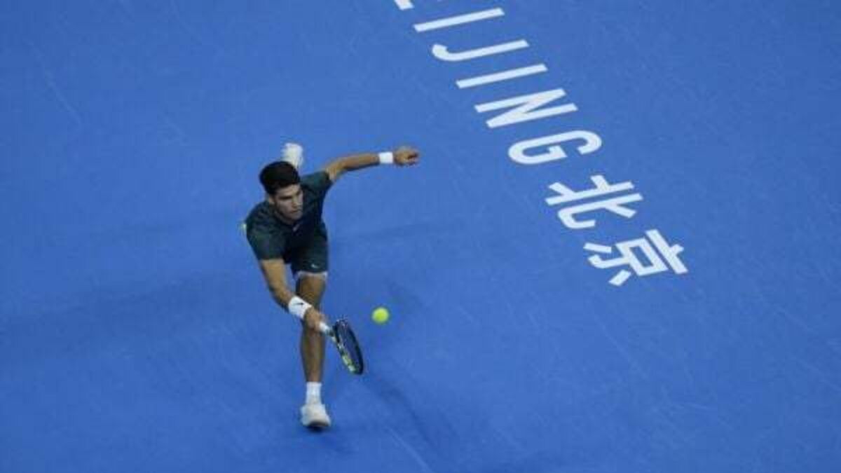 Top seed Carlos Alcaraz beaten by Jannik Sinner in China Open semi-finals