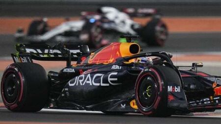 Sprint qualifying delayed in Qatar due to tyre safety fears