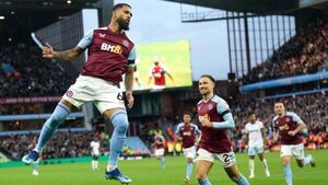 Douglas Luiz brace helps Aston Villa brush aside West Ham and move up to fifth Douglas Luiz brace helps Aston Villa brush aside West Ham and move up to fifth
