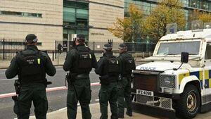 Loyalist 'supergrass' continued to work as police informer after murder quiz, court told Loyalist 'supergrass' continued to work as police informer after murder quiz, court told