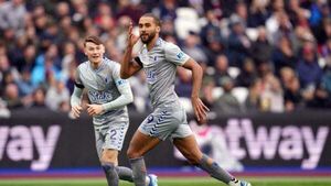 Dominic Calvert-Lewin strike gives Everton victory at West Ham Dominic Calvert-Lewin strike gives Everton victory at West Ham