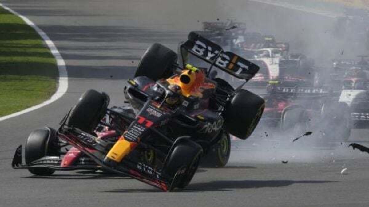 Sergio Perez lasts just 14 seconds in home race as Max Verstappen wins in Mexico