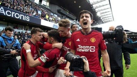 Harry Maguire earns plaudits after Manchester United’s dramatic win