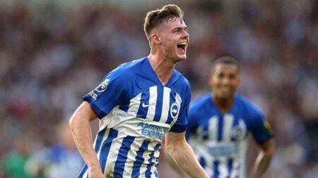 Evan Ferguson signs new Brighton contract until 2029