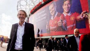 Sir Jim Ratcliffe closing in on deal to become minority shareholder at Man Utd Sir Jim Ratcliffe closing in on deal to become minority shareholder at Man Utd