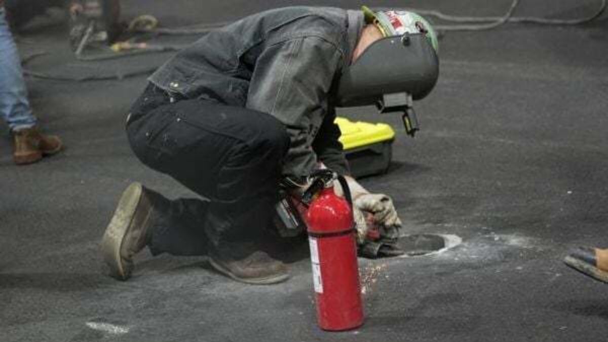 Manhole cover chaos causes major embarrassment for F1 chiefs in Las Vegas