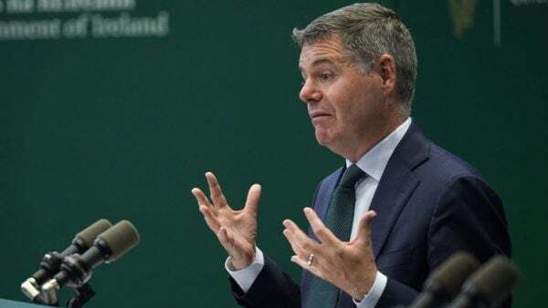 Government will do everything to reach agreement on public pay by year end – Donohoe
