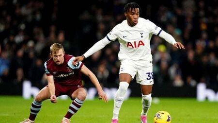 Destiny Udogie signs new long-term contract with Tottenham