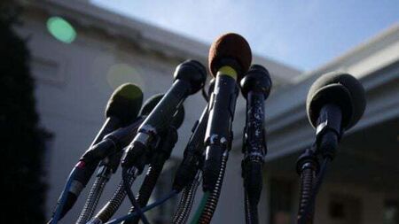 Press has big role to play in tackling 'anti-mainstream media' rhetoric, says expert