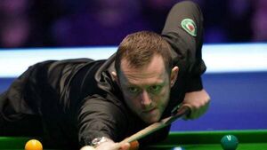 Mark Allen hits 86 in final-frame decider to beat John Higgins