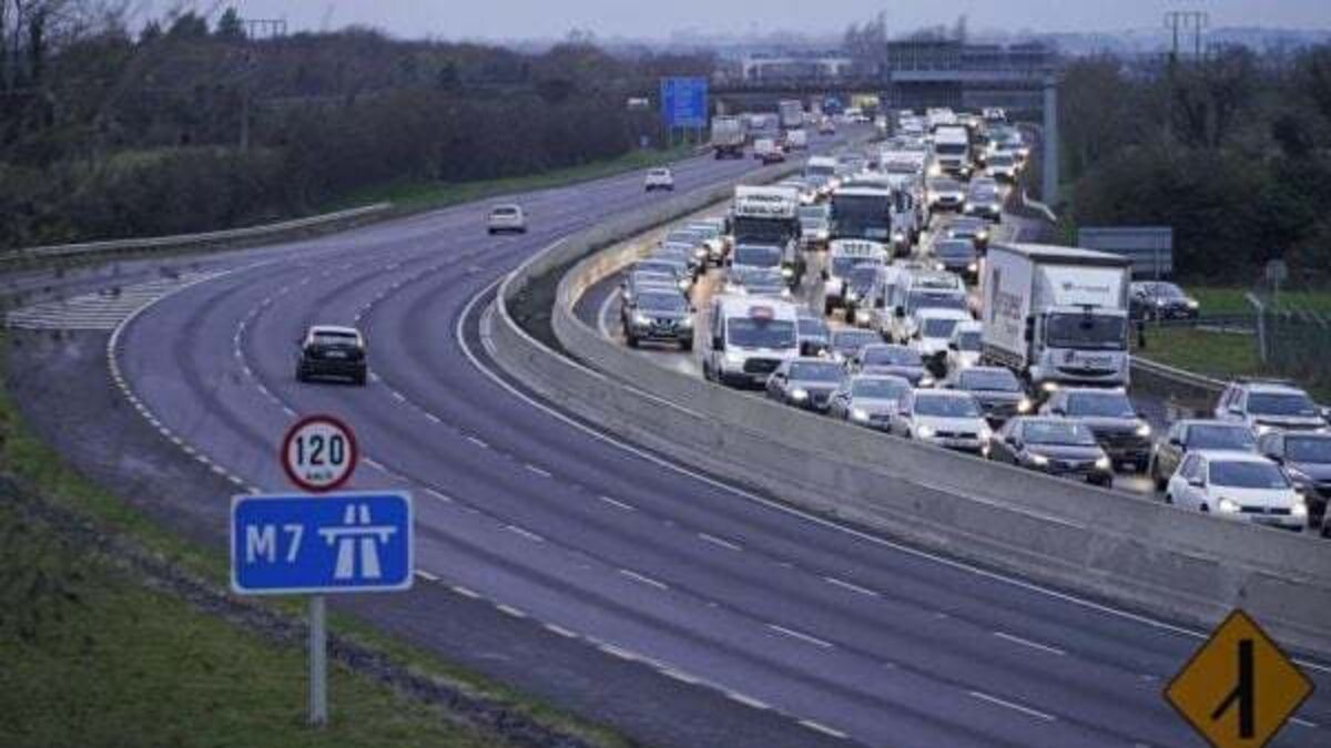 Government ‘faces dilemma’ on whether to accelerate or pause public investment
