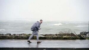 Storm Isha: More than 170,000 homes without power as 'destructive' gusts hit Ireland Storm Isha: More than 170,000 homes without power as 'destructive' gusts hit Ireland