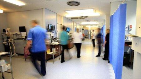 Calls to end ‘damaging’ recruitment freeze in HSE