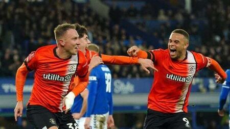 Cauley Woodrow sends Luton into FA Cup fifth round with late winner at Everton