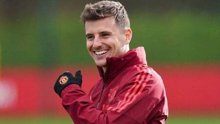Man Utd’s Mason Mount back in training after four months out with calf issue