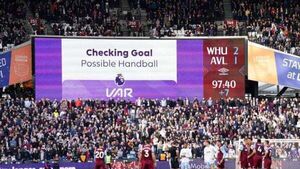 West Ham denied last-gasp winner by agonising VAR check as Villa take point