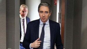 Simon Harris to consider cap on pay for Department secretaries-general Simon Harris to consider cap on pay for Department secretaries-general