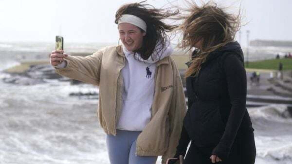 Storm Kathleen: Status yellow warning in place for three counties, 2,000 homes without power