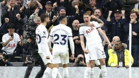 Tottenham move into the top four with victory over struggling Forest