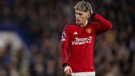 Alejandro Garnacho spoken to by Erik ten Hag over social media activity