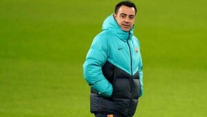 Xavi reportedly set to stay as Barcelona boss after reversing decision to leave