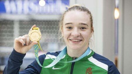 Former world boxing champion switches allegiance to Britain after Ireland snub