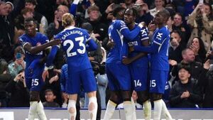 Chelsea launch late bid for European football with damaging defeat for Tottenham