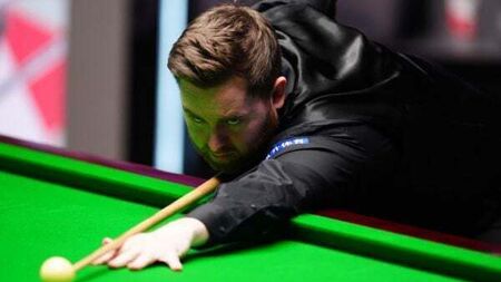 Jak Jones secures World Championship final spot with victory over Stuart Bingham