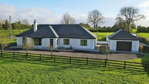Stunning Lisacul bungalow sits on C3.41 acres