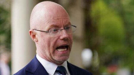 Cabinet approves plan to raise minimum age to buy cigarettes