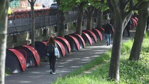Tánaiste says providing tents to international protection applicants 'not a good idea'