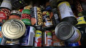 Children being left in poverty despite recovering economy, says charity Children being left in poverty despite recovering economy, says charity