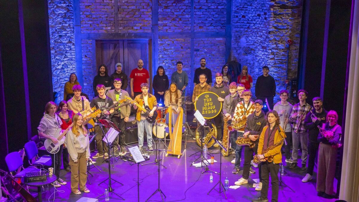 Young musicians play classic hits