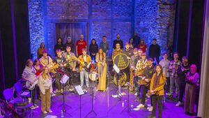 Young musicians play classic hits Young musicians play classic hits