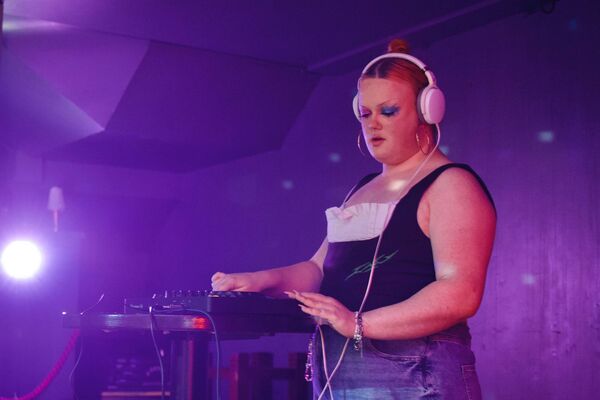 DJ Roibí blends queer club tracks with jungle and more DJ Roibí blends queer club tracks with jungle and more