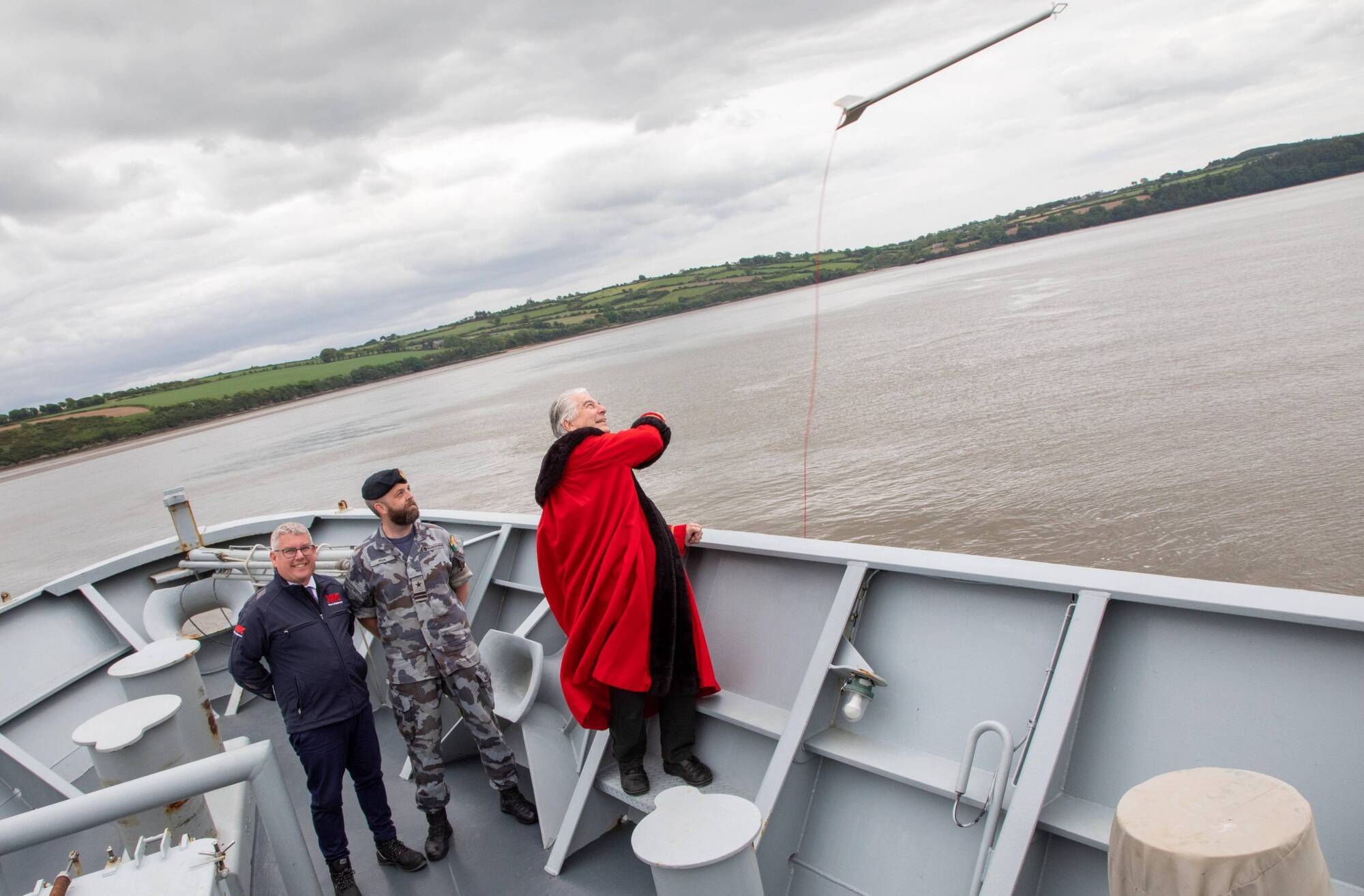 Mayor reclaims the waters in century-old tradition - News - Vimarsana News