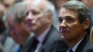 Former Scotland and Liverpool defender Alan Hansen seriously ill in hospital