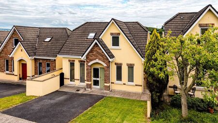 Waterford Property: Wonderful family home close to city and greenway