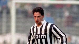 Italian football hero Roberto Baggio robbed at gunpoint at home