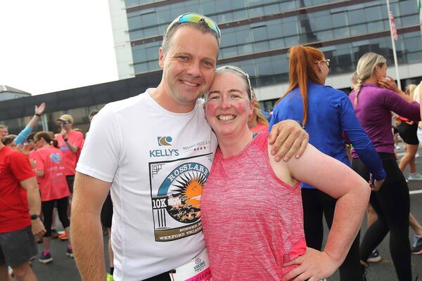 Crispen and Emma Roche before the start of the 2024 Waterford Viking Marathon. 