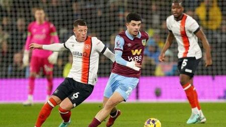 Relegated Luton and Burnley go head to head on Championship opening weekend