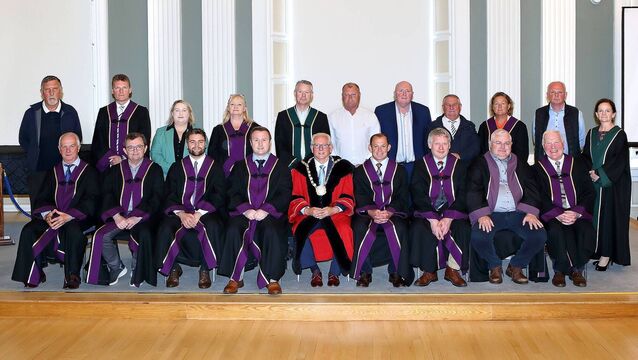 <p>The newly elected Metropolitan Mayor, Cllr. Joe Kelly pictured with his fellow councillors and Waterford Council officials after his election. </p>