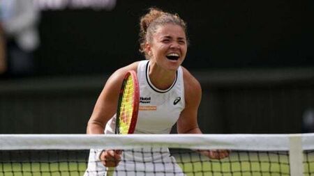 Jasmine Paolini wins Wimbledon semi-final thriller against tearful Donna Vekic