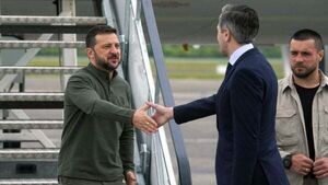 Harris and Zelenskiy embrace as Ukrainian president lands in Ireland Harris and Zelenskiy embrace as Ukrainian president lands in Ireland