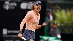 Emma Raducanu overcomes jet lag to win late-night opener in Washington