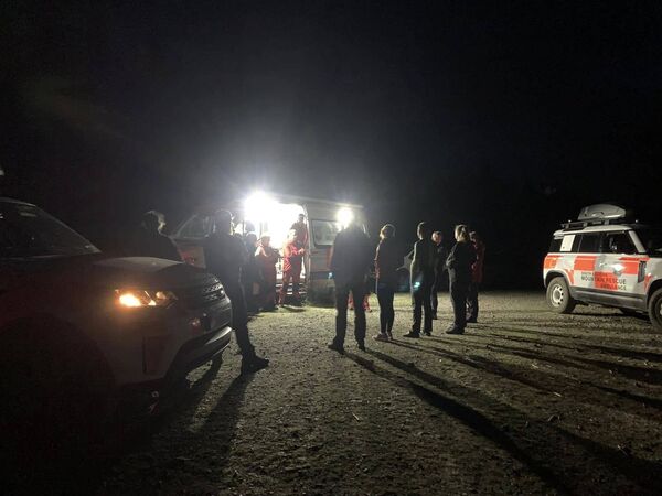 Members of the SEMRA on the scene